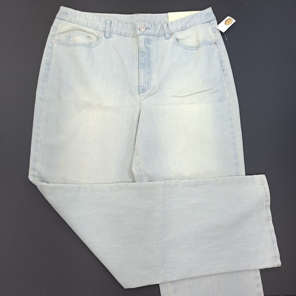 Talbots Women's Boot Leg Jeans Light Bleach Wash Blue Stretch - Size 16M - Picture 1 of 11